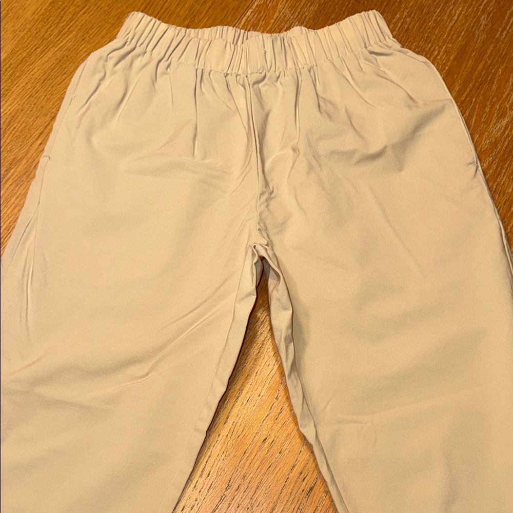 Women's Tan Capris